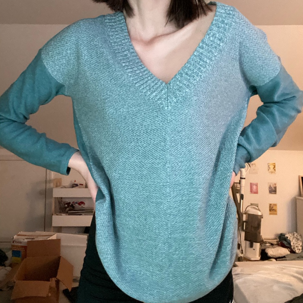 Pullover sweater